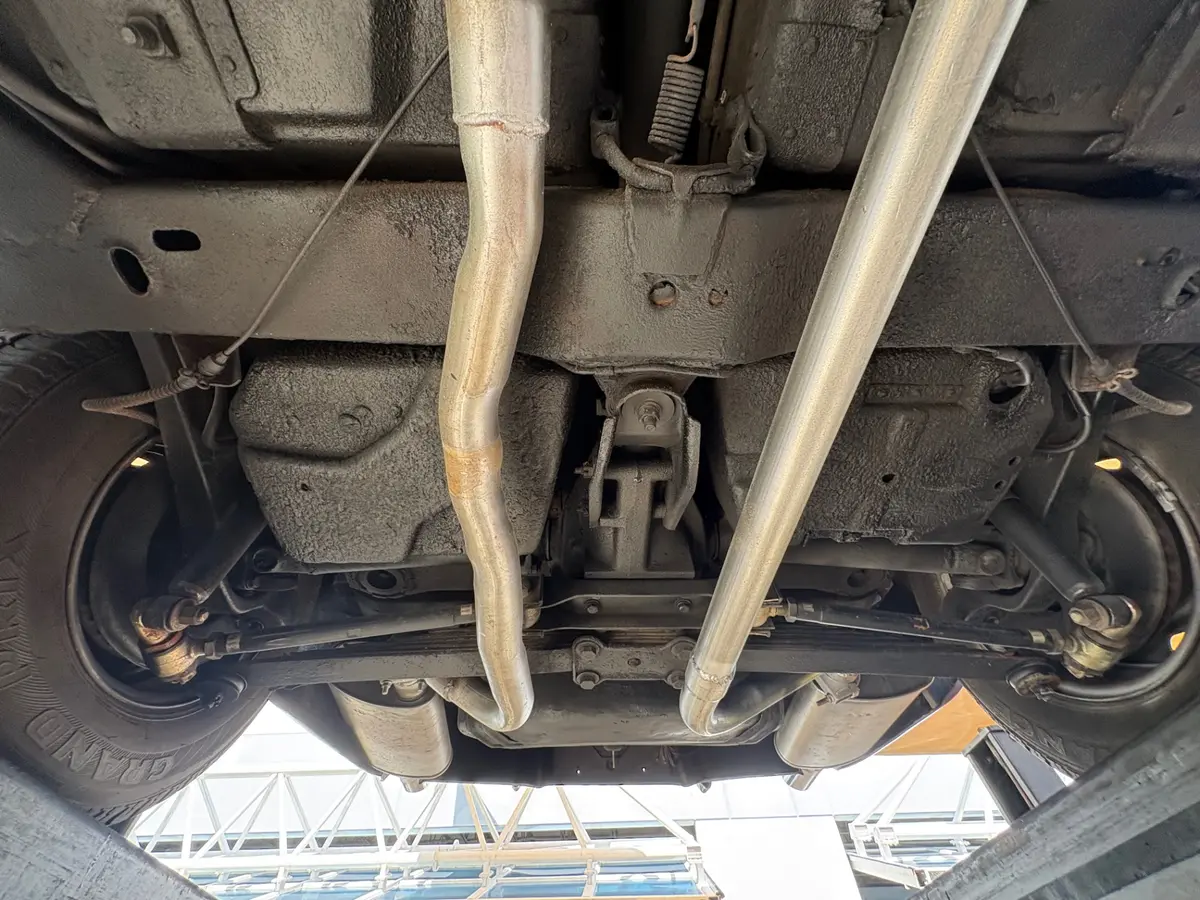 Vehicle photo 57