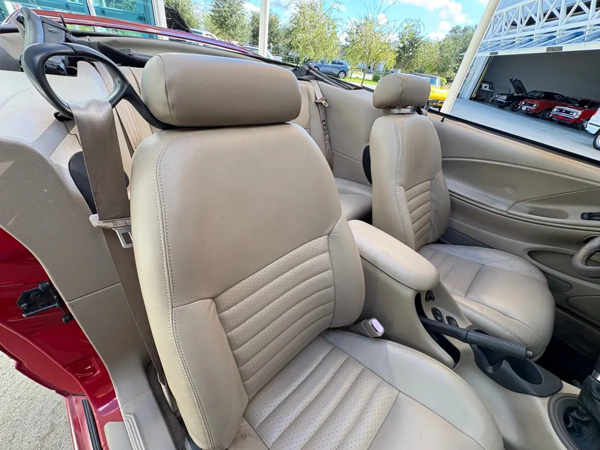 Vehicle photo 47