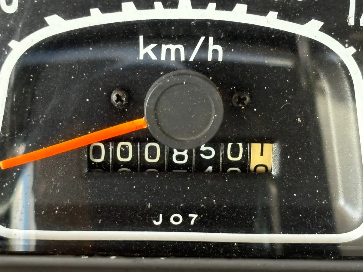 Vehicle photo 24