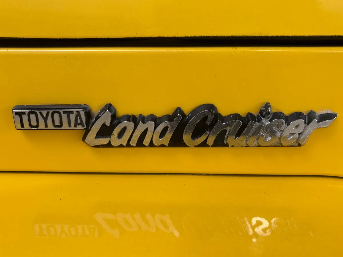 Vehicle photo 22
