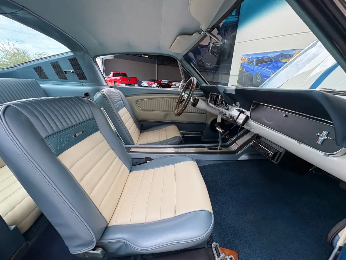 Vehicle photo 40