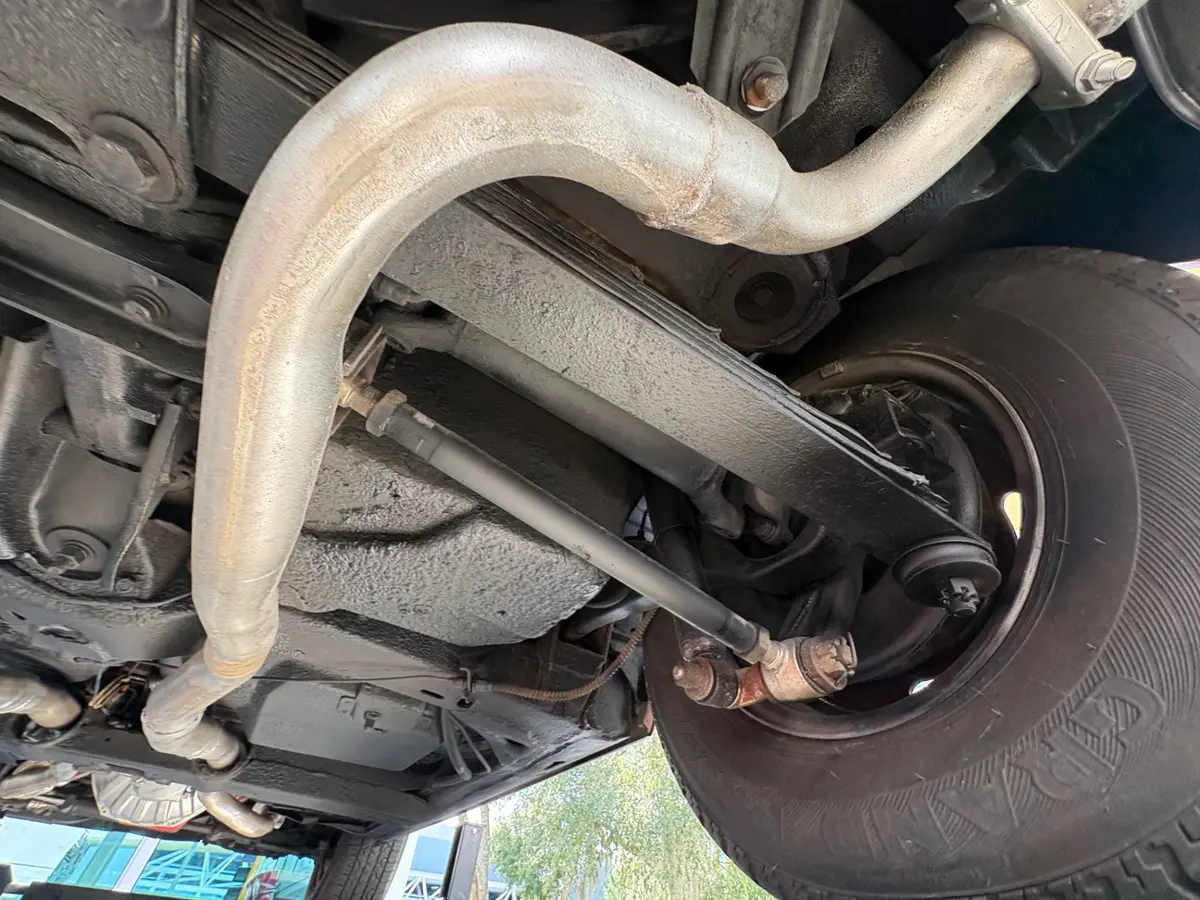 Vehicle photo 46