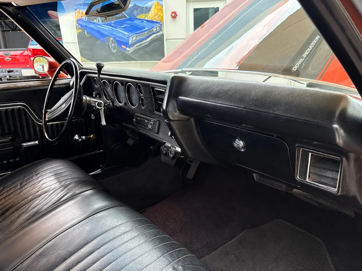Vehicle photo 42