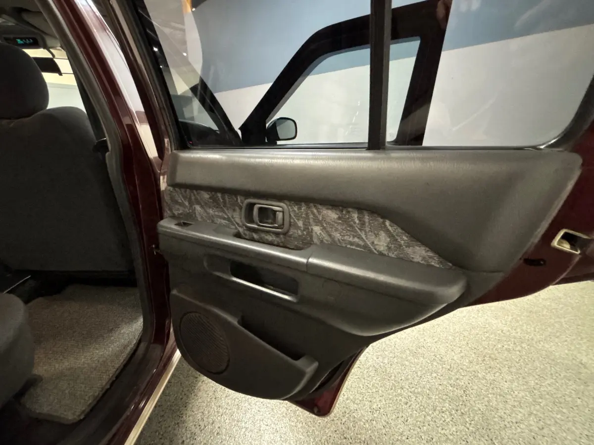 Vehicle photo 36