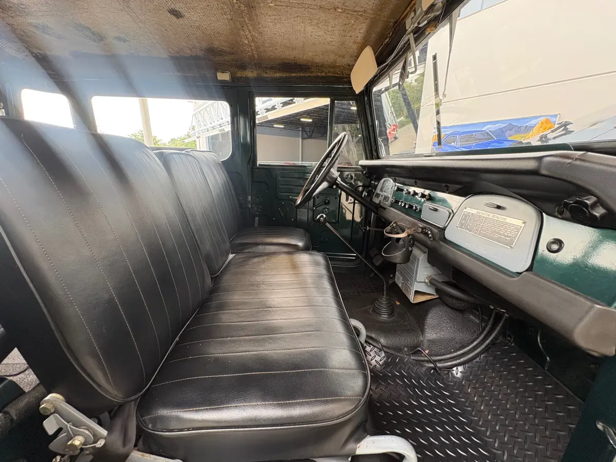 Vehicle photo 40