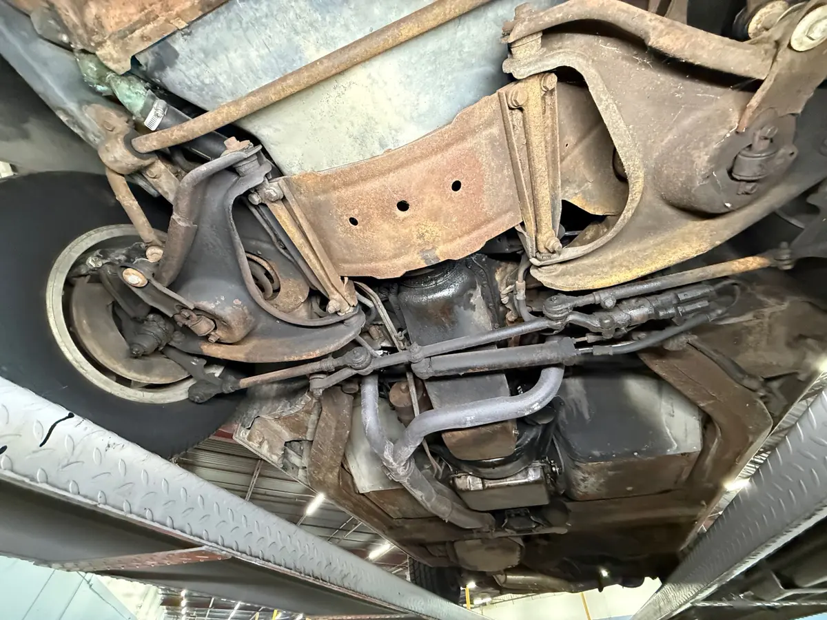 Vehicle photo 31