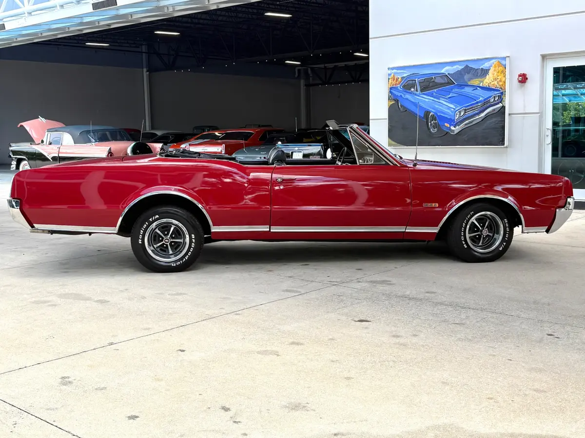 Vehicle photo 5