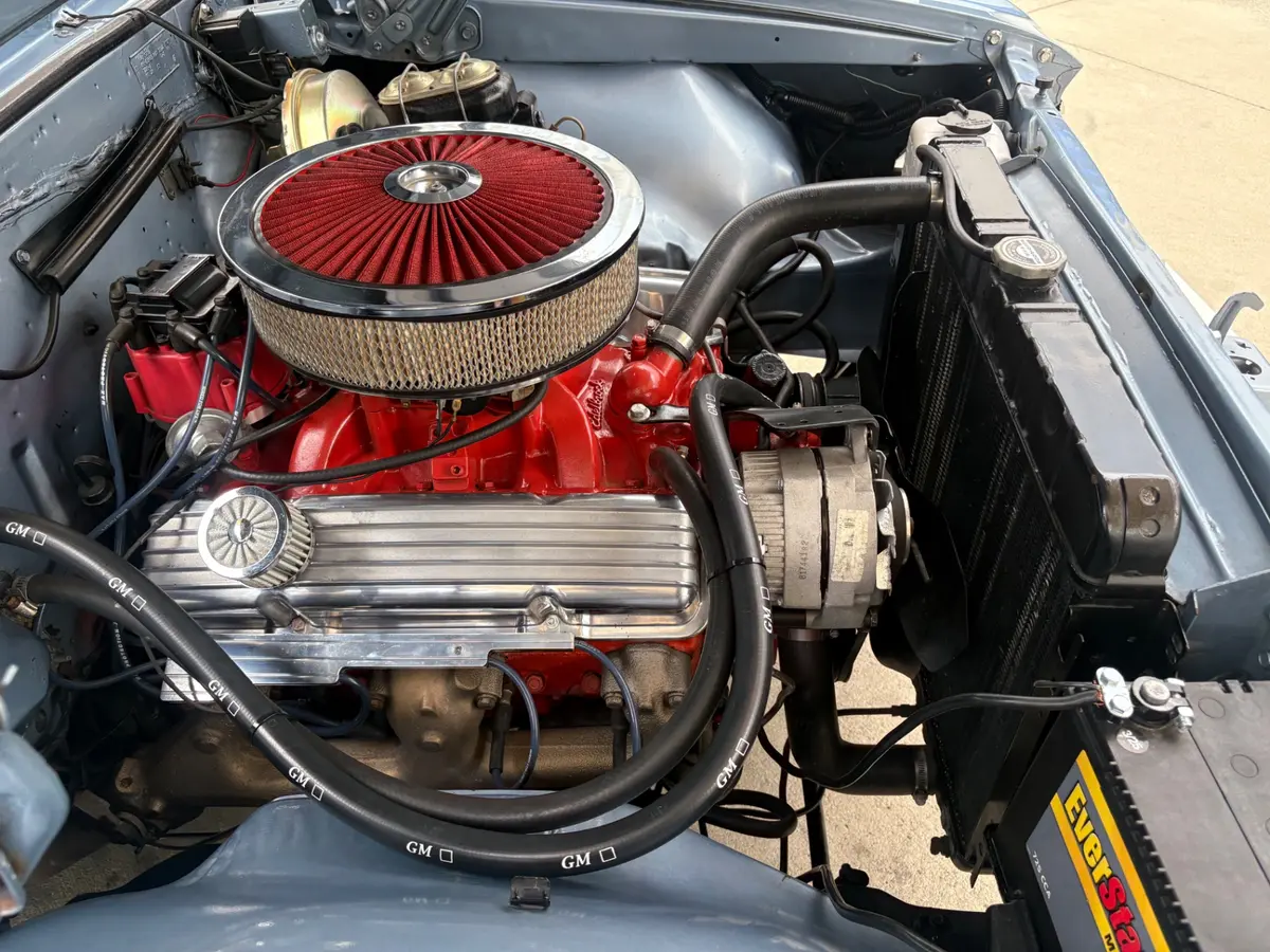 Vehicle photo 28