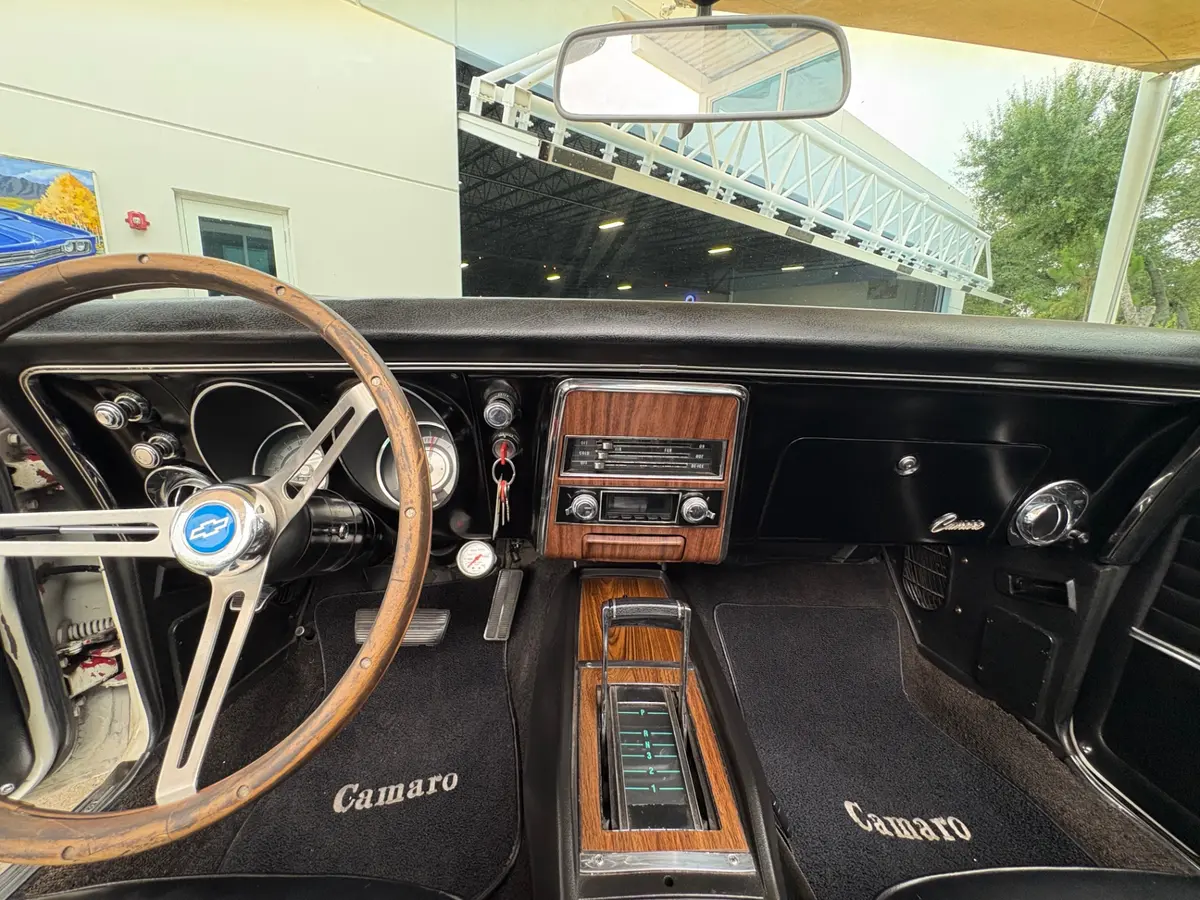 Vehicle photo 43