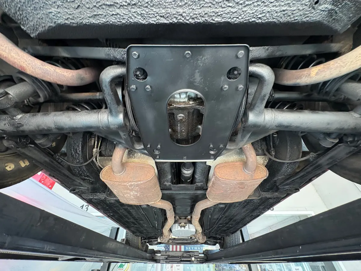 Vehicle photo 46