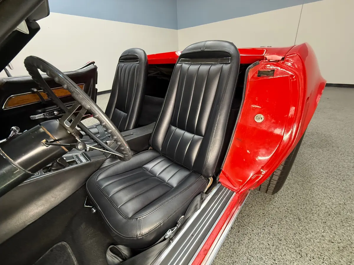 Vehicle photo 43