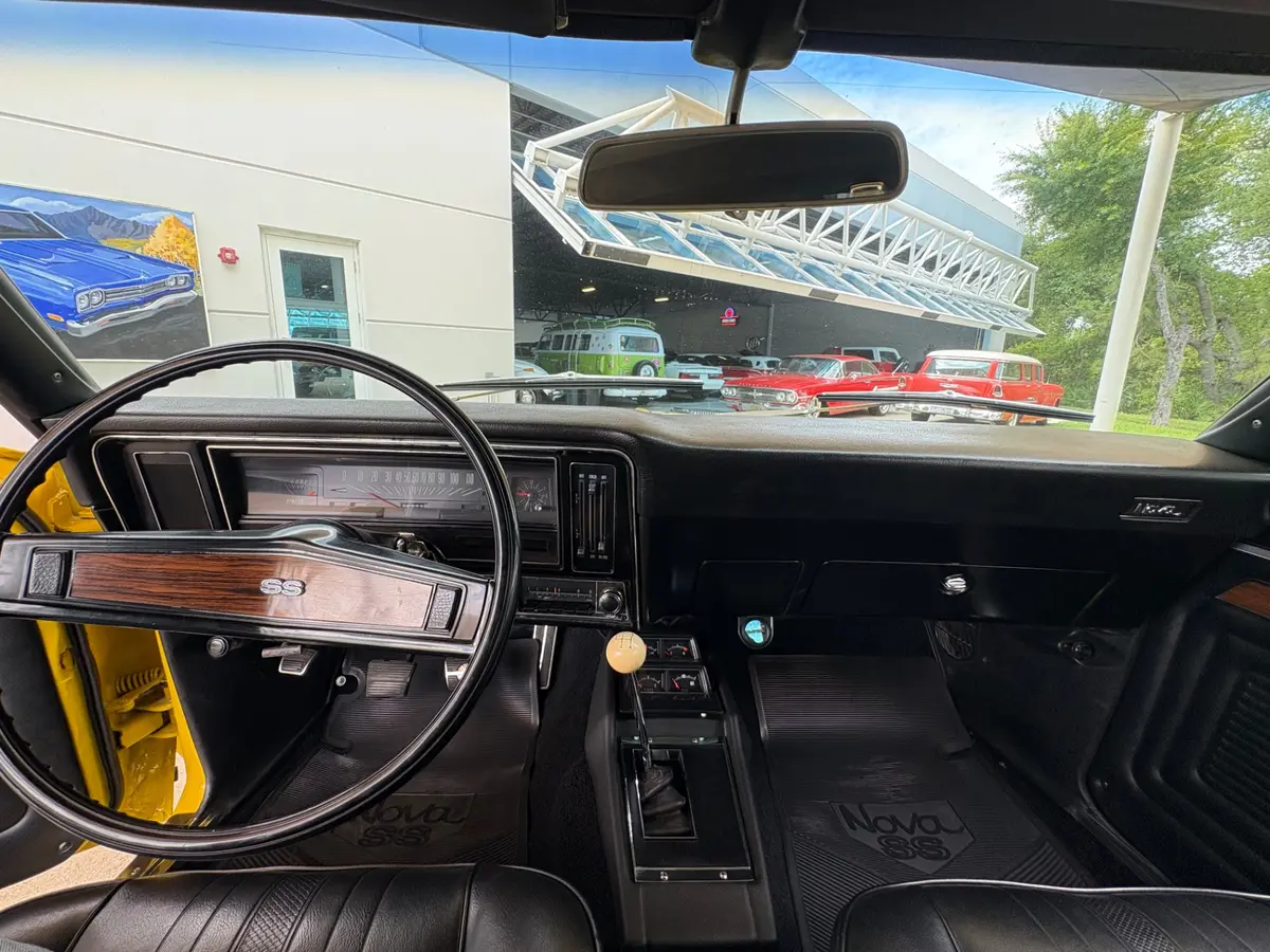 Vehicle photo 42