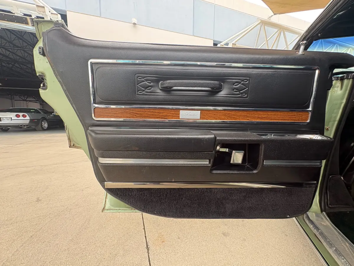 Vehicle photo 41