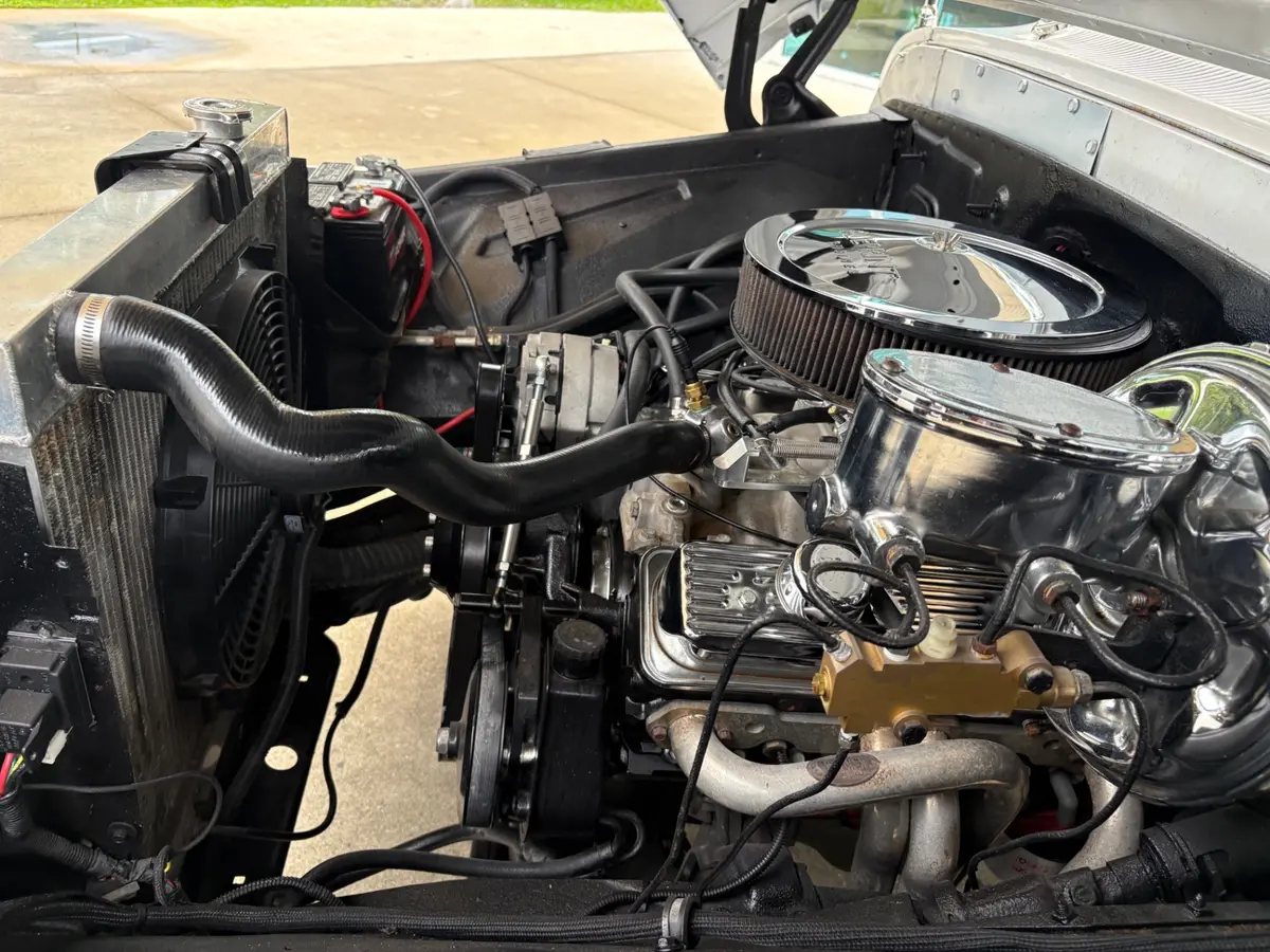 Vehicle photo 29
