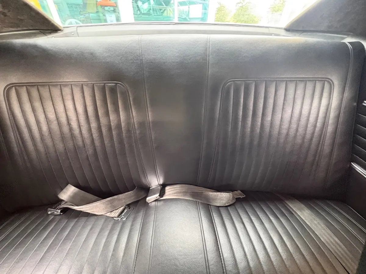 Vehicle photo 34