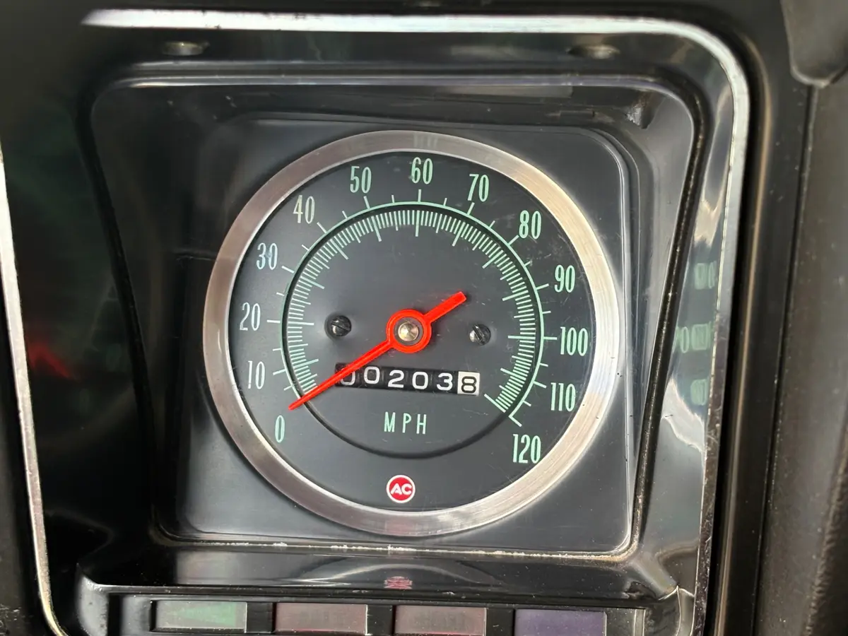 Vehicle photo 38