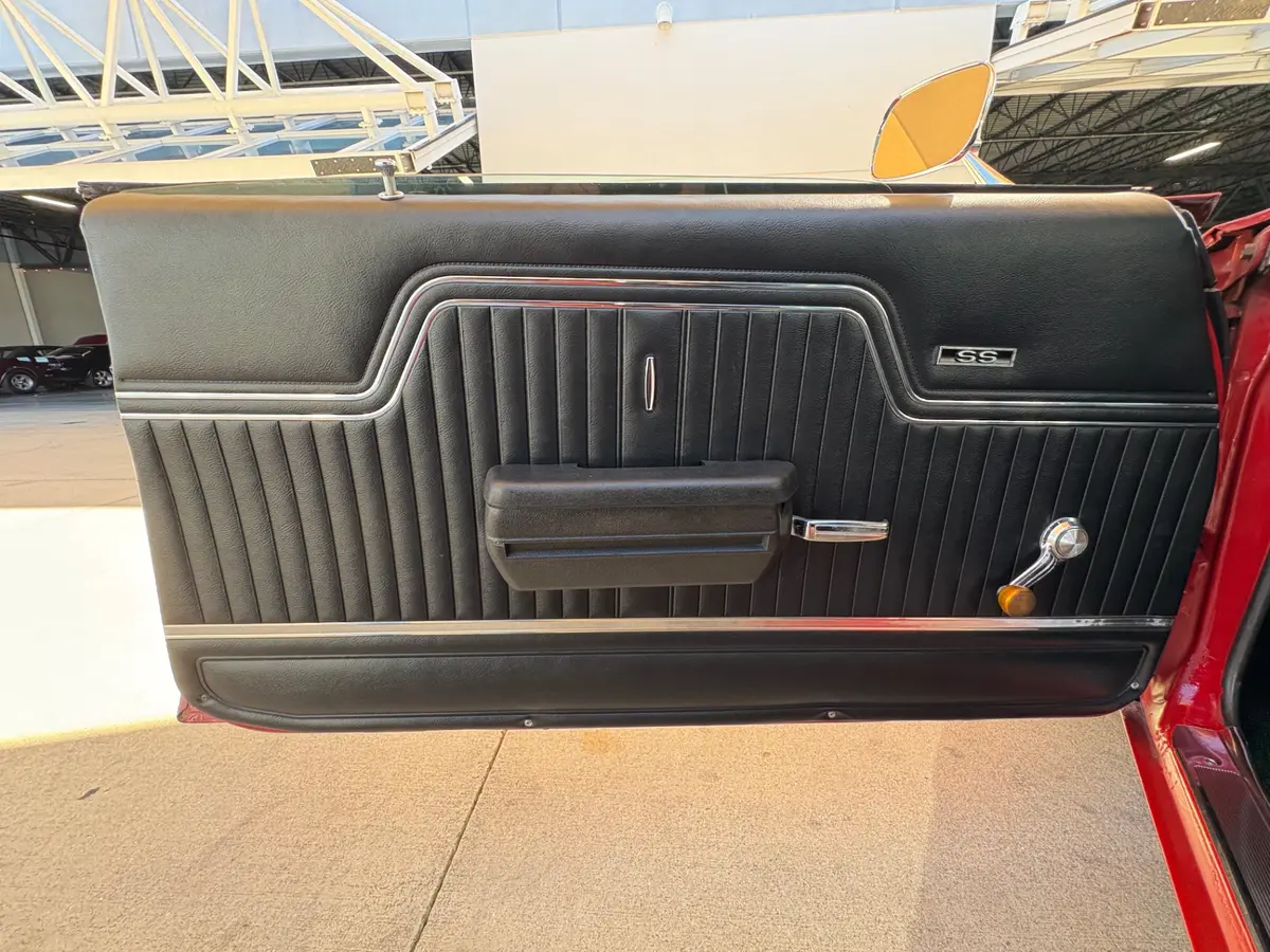 Vehicle photo 35