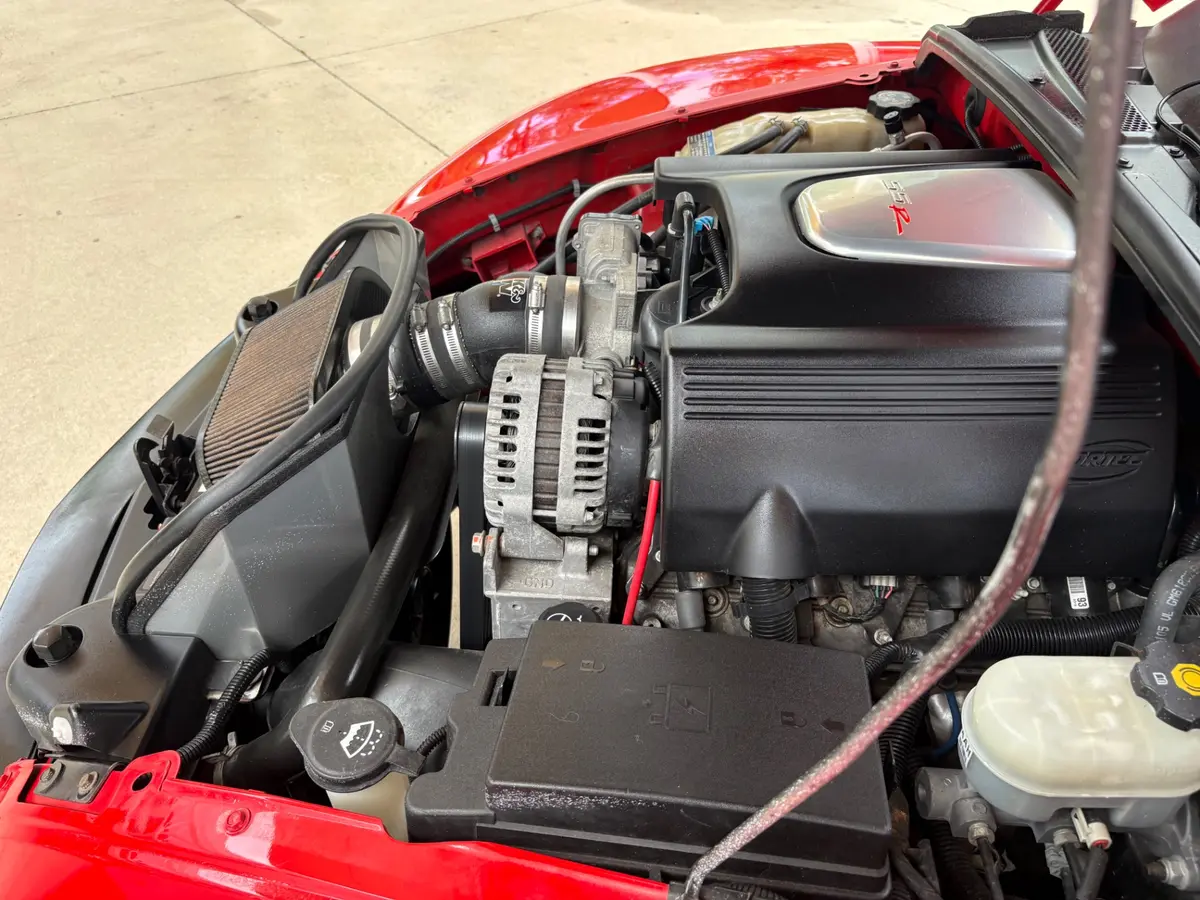 Vehicle photo 29