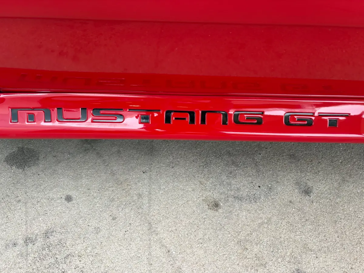 Vehicle photo 29