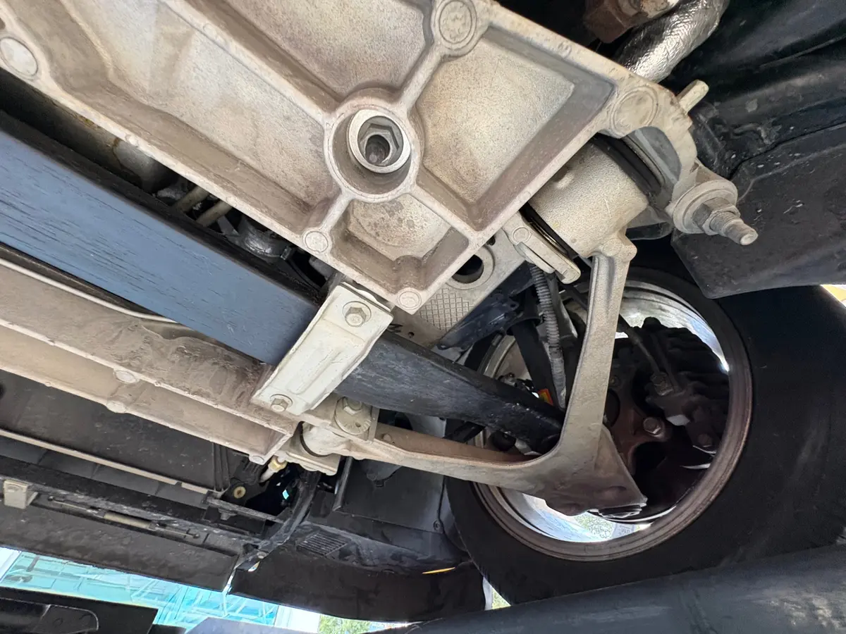 Vehicle photo 56