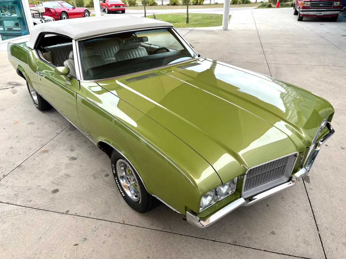 Vehicle photo 21