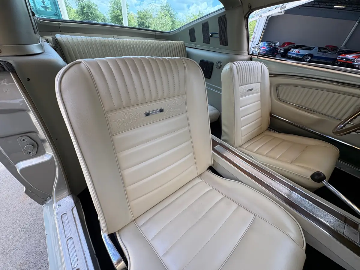 Vehicle photo 39