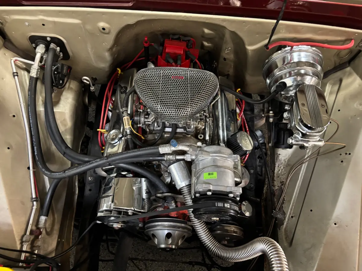Vehicle photo 13
