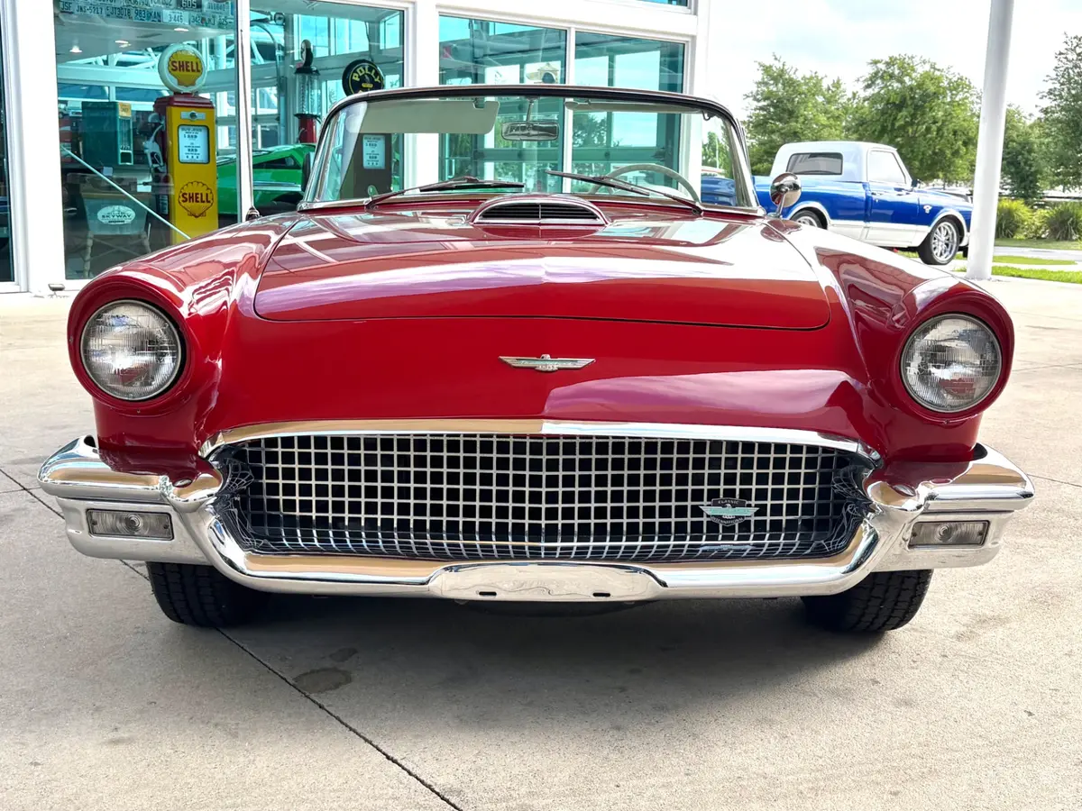 Vehicle photo 2