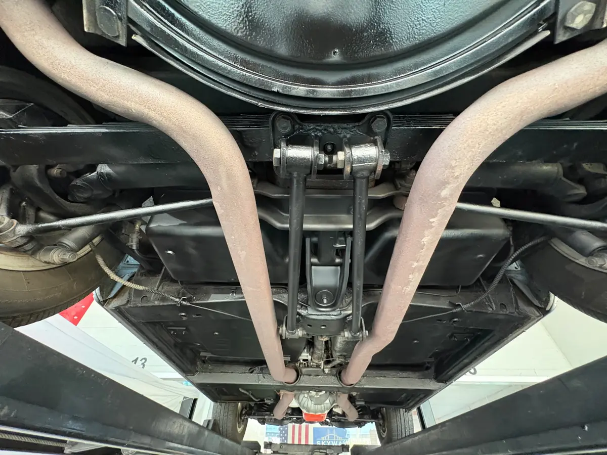 Vehicle photo 57