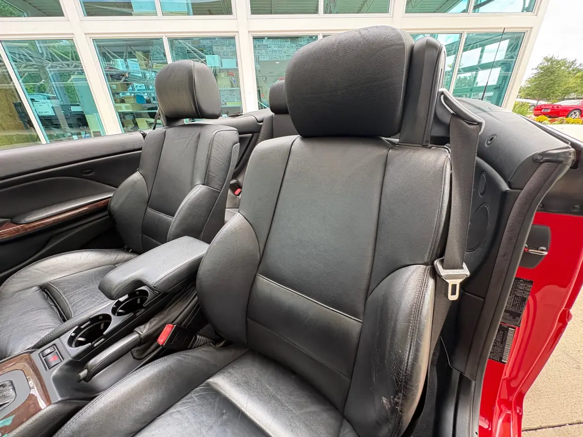 Vehicle photo 35