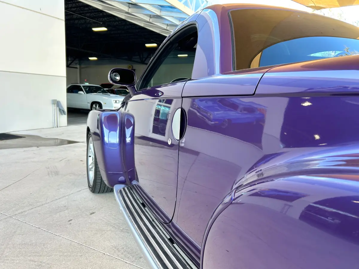 Vehicle photo 12