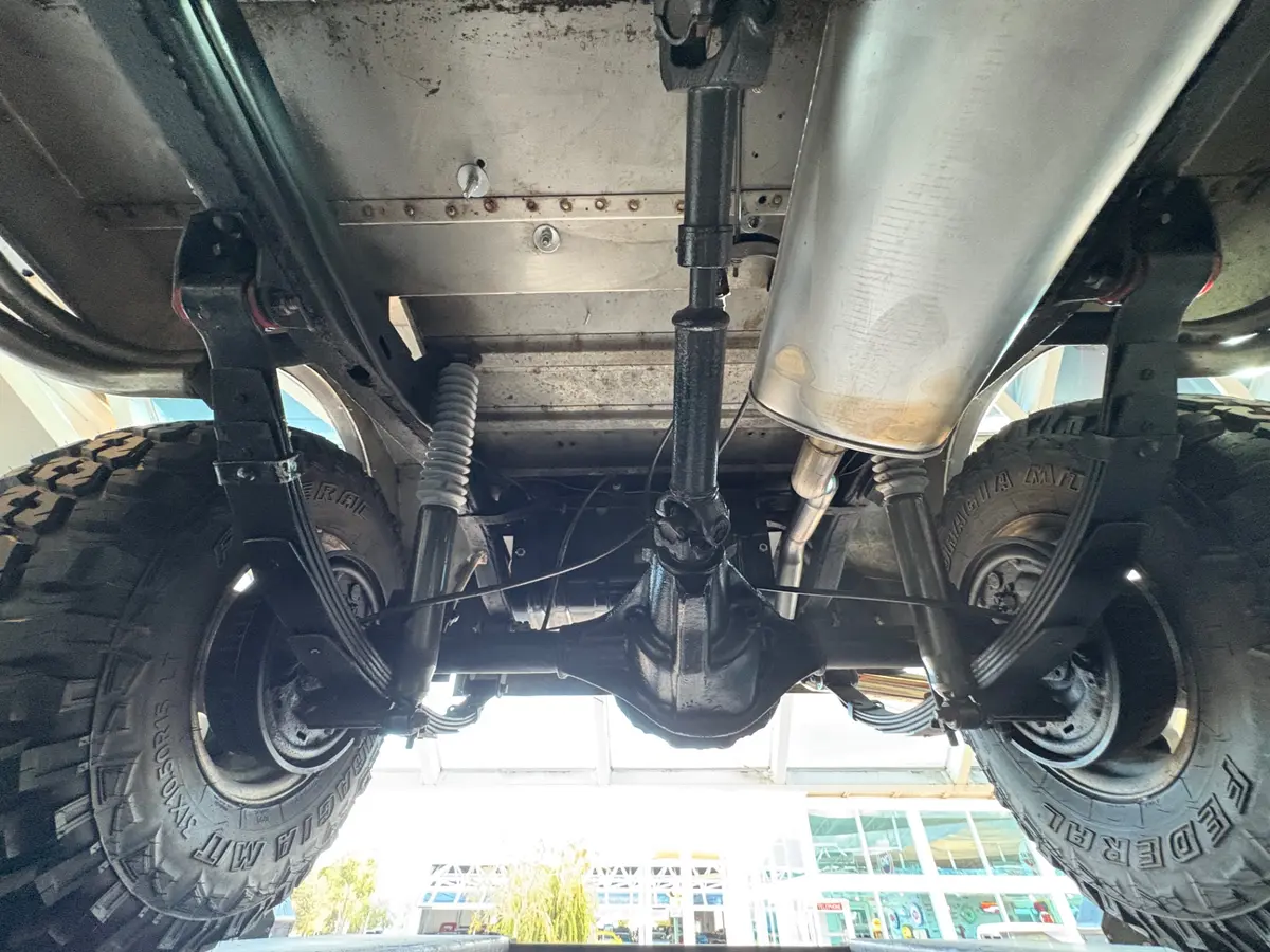 Vehicle photo 52