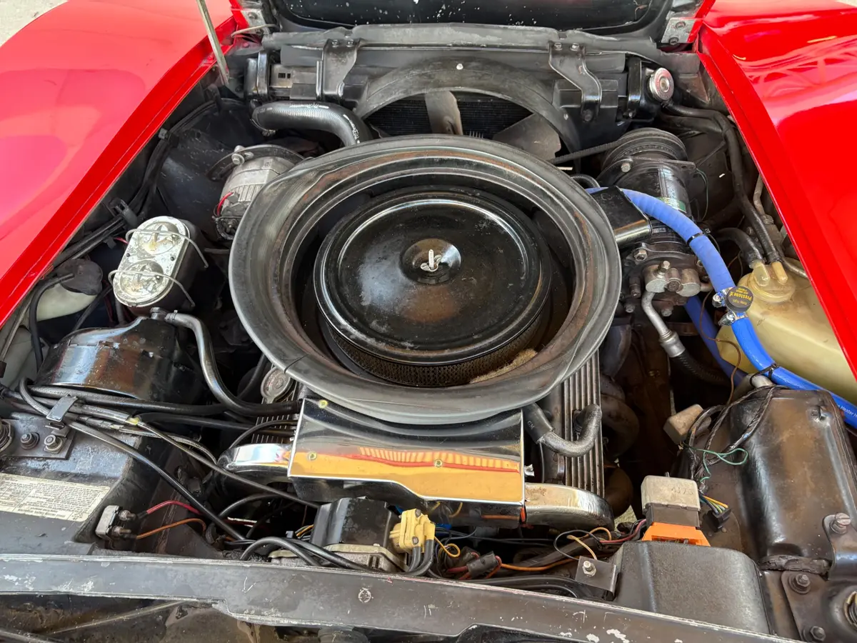 Vehicle photo 33