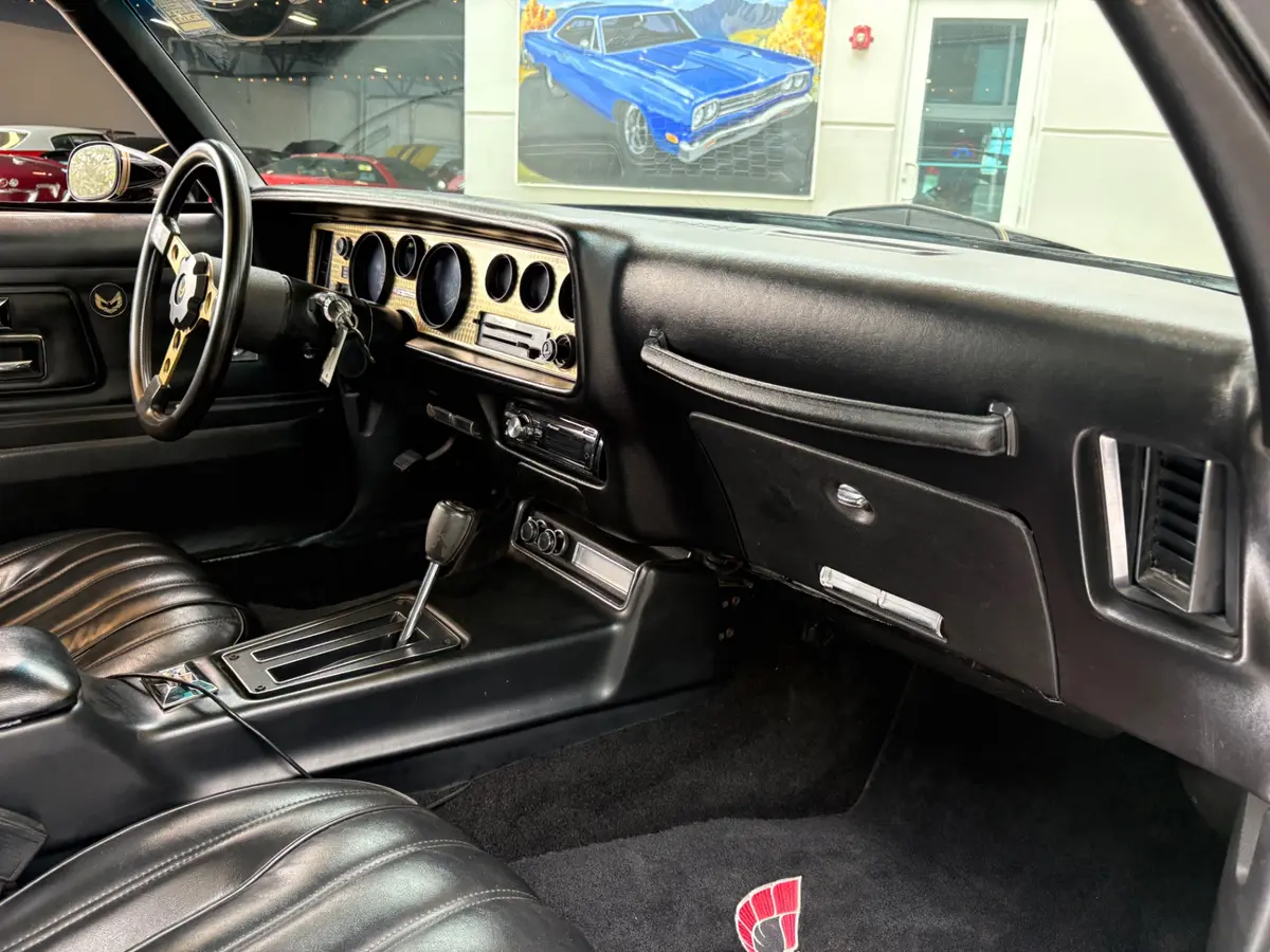 Vehicle photo 51