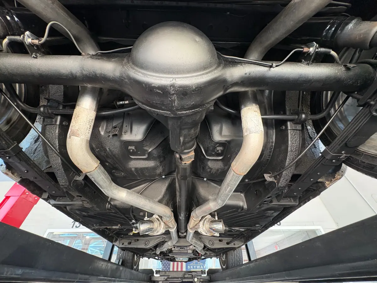Vehicle photo 48