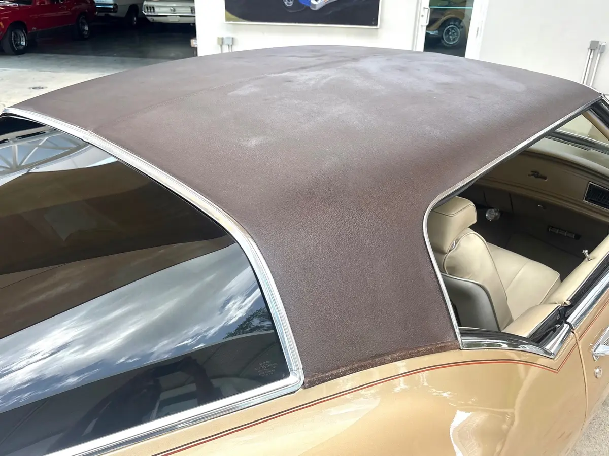 Vehicle photo 22