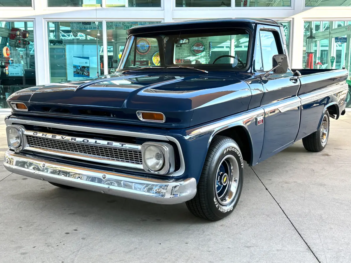 Vehicle photo 1