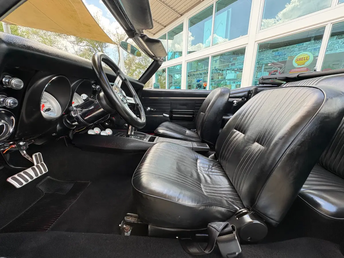 Vehicle photo 37