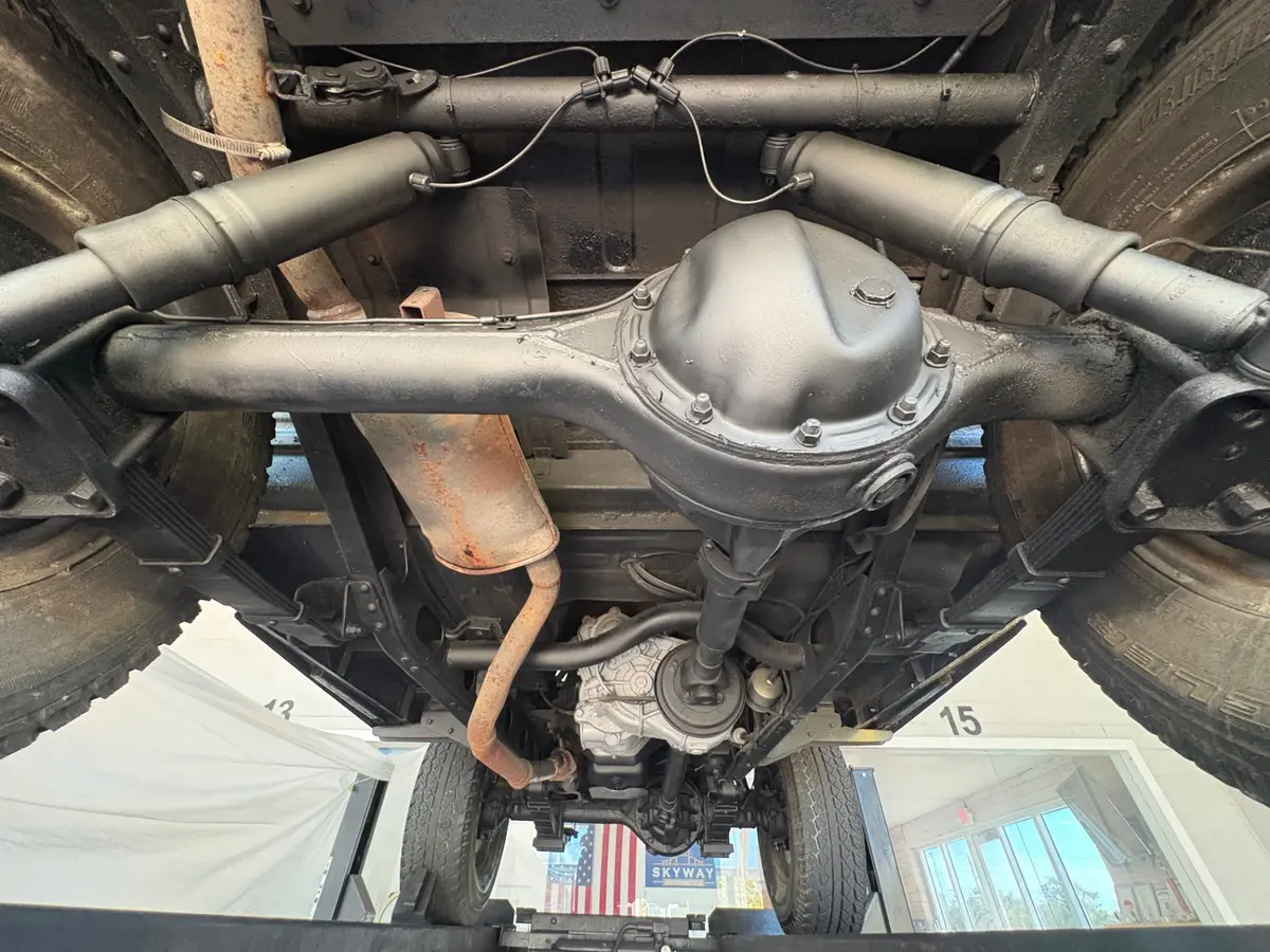 Vehicle photo 42
