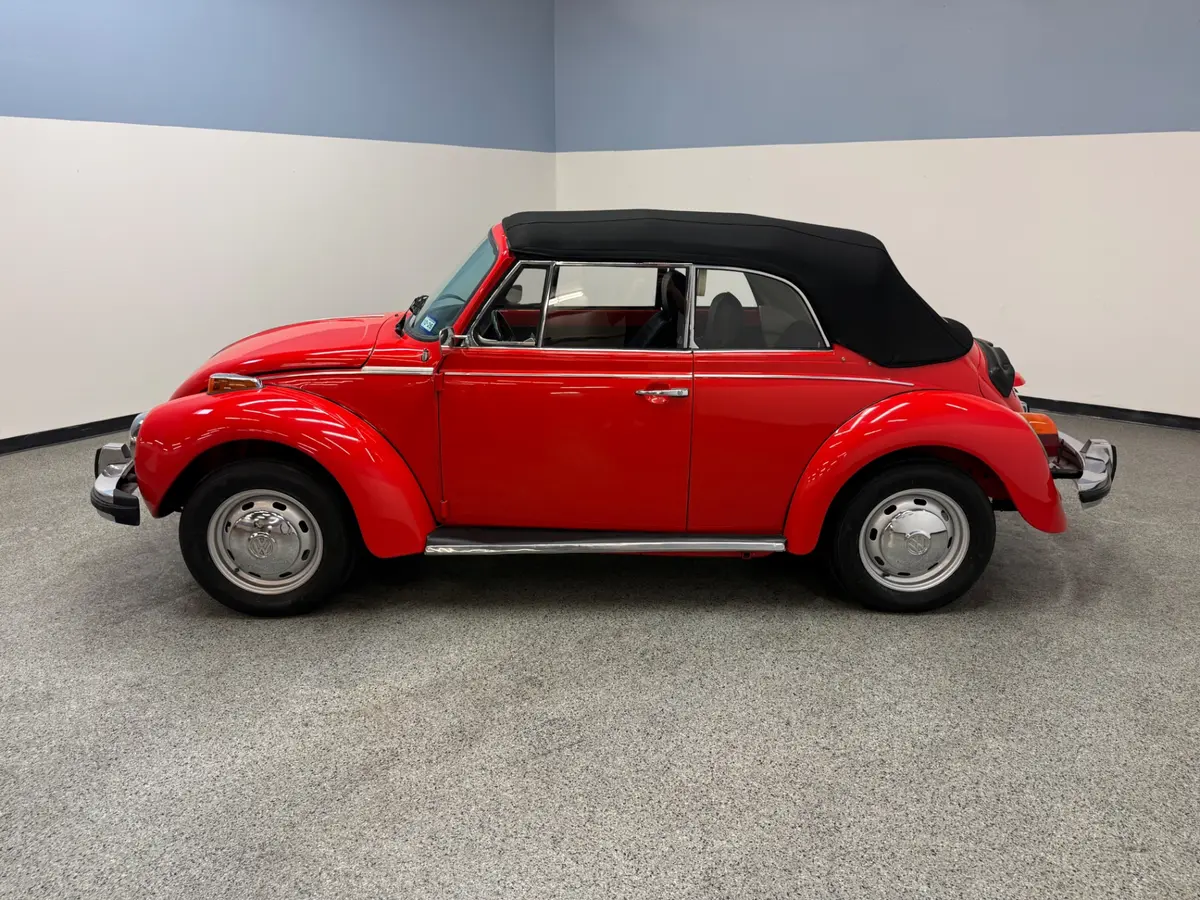 Vehicle photo 6