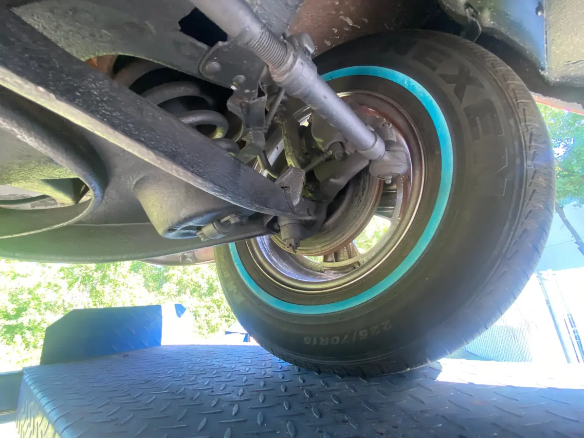 Vehicle photo 34