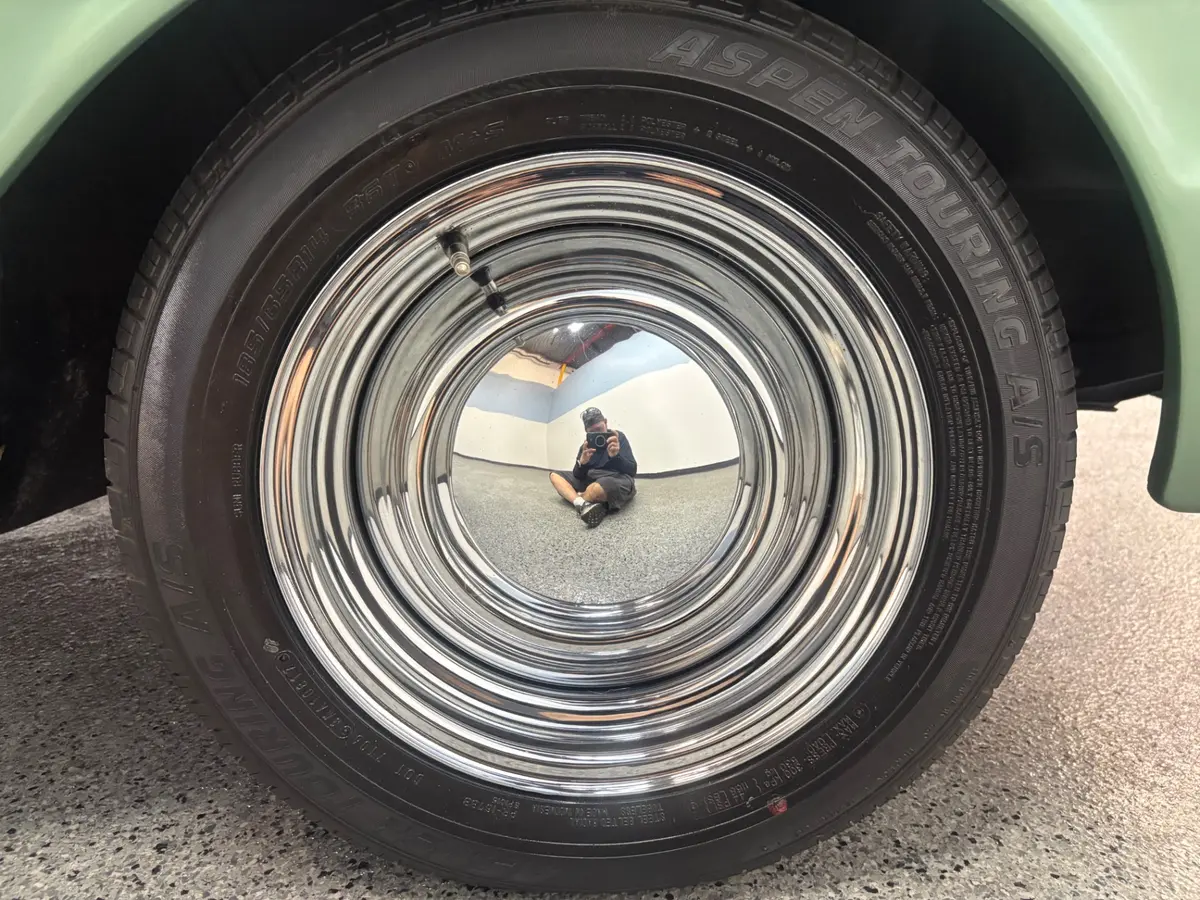 Vehicle photo 16