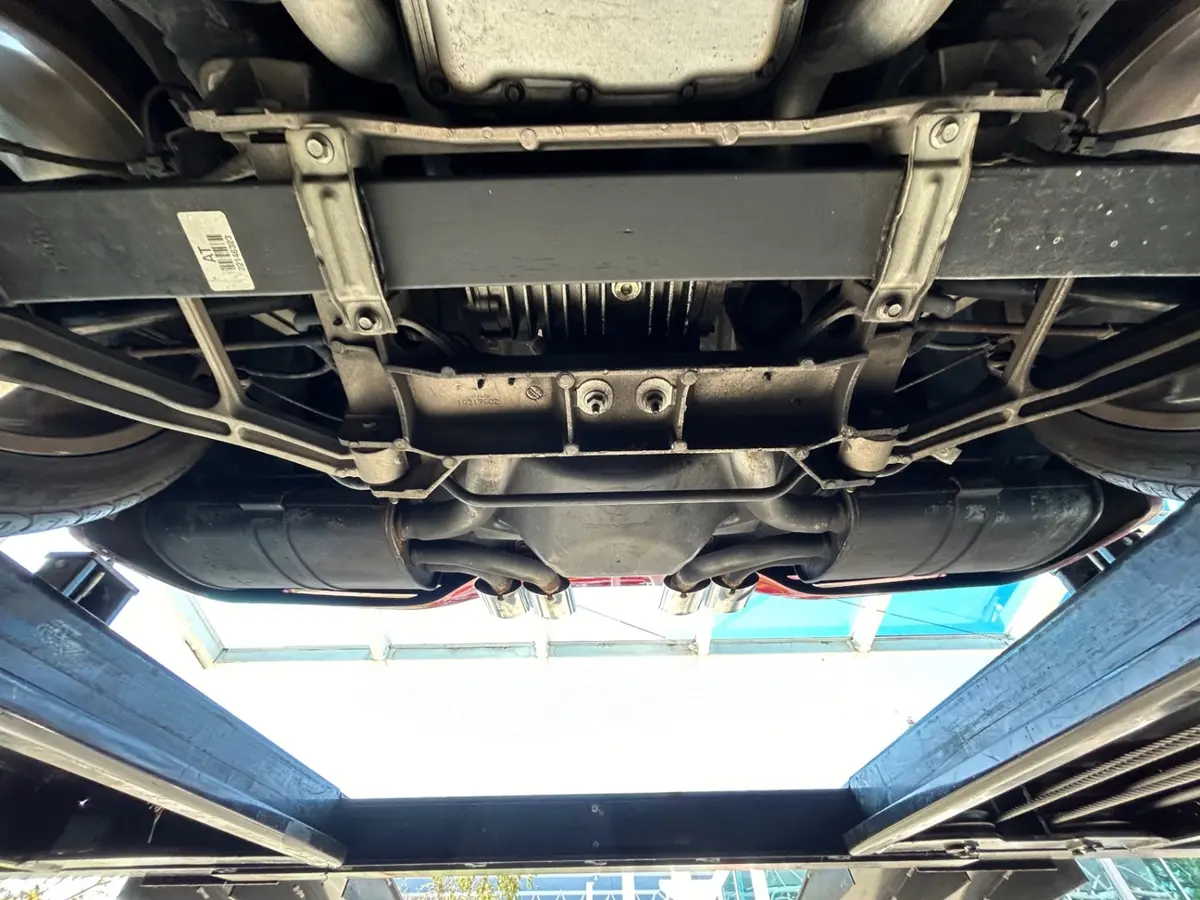Vehicle photo 54