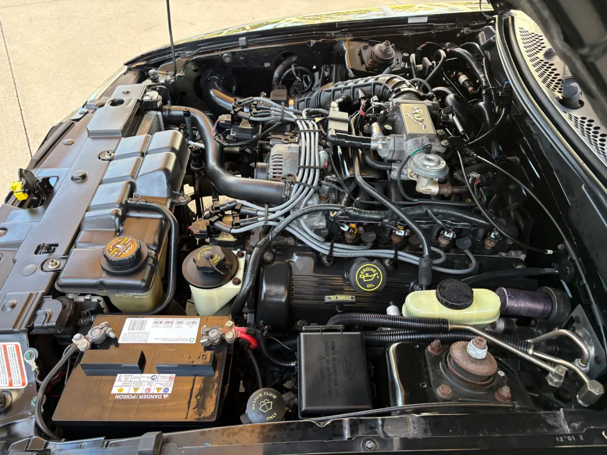 Vehicle photo 29