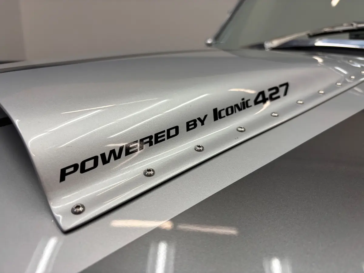 Vehicle photo 29
