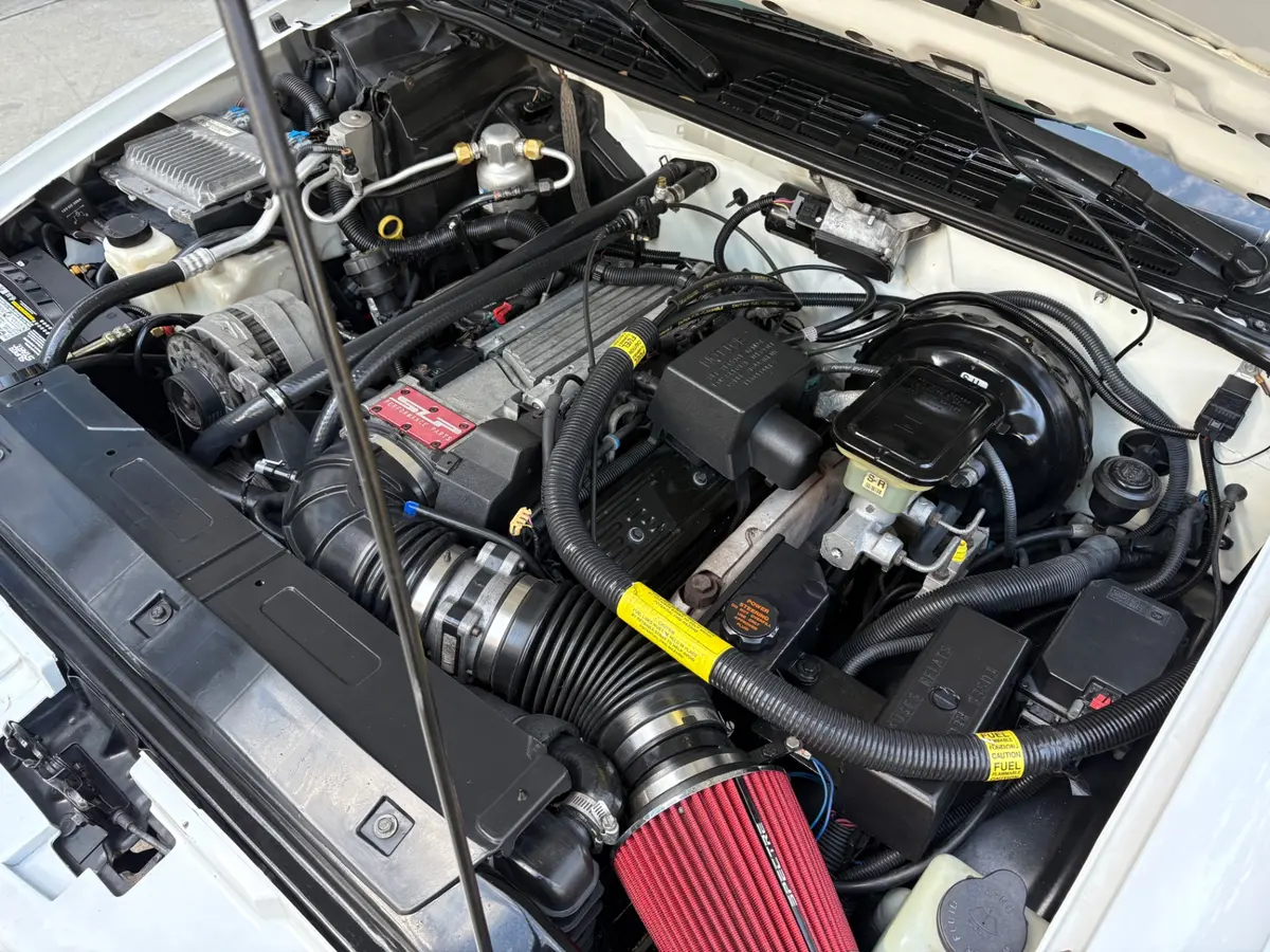 Vehicle photo 29