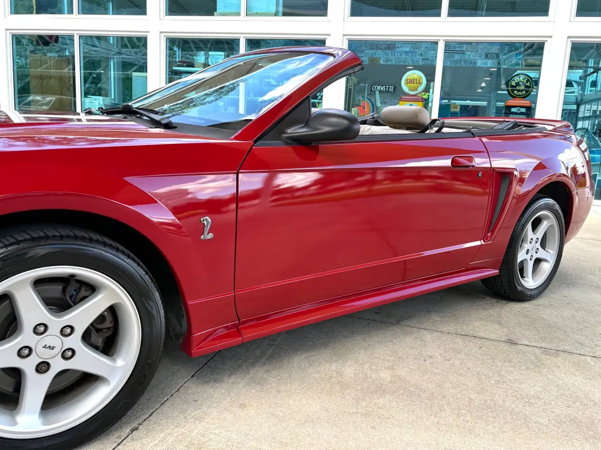 Vehicle photo 13