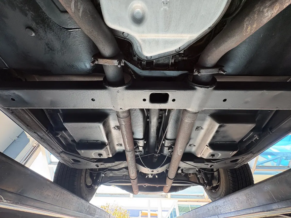 Vehicle photo 56