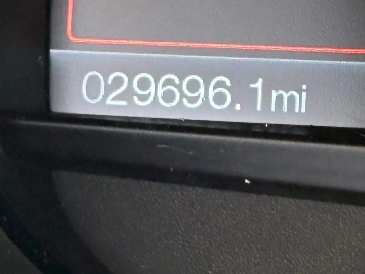 Vehicle photo 24