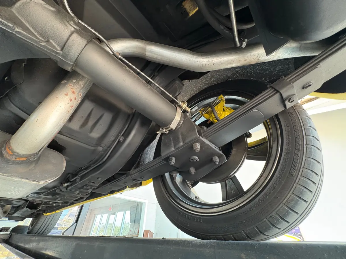 Vehicle photo 43